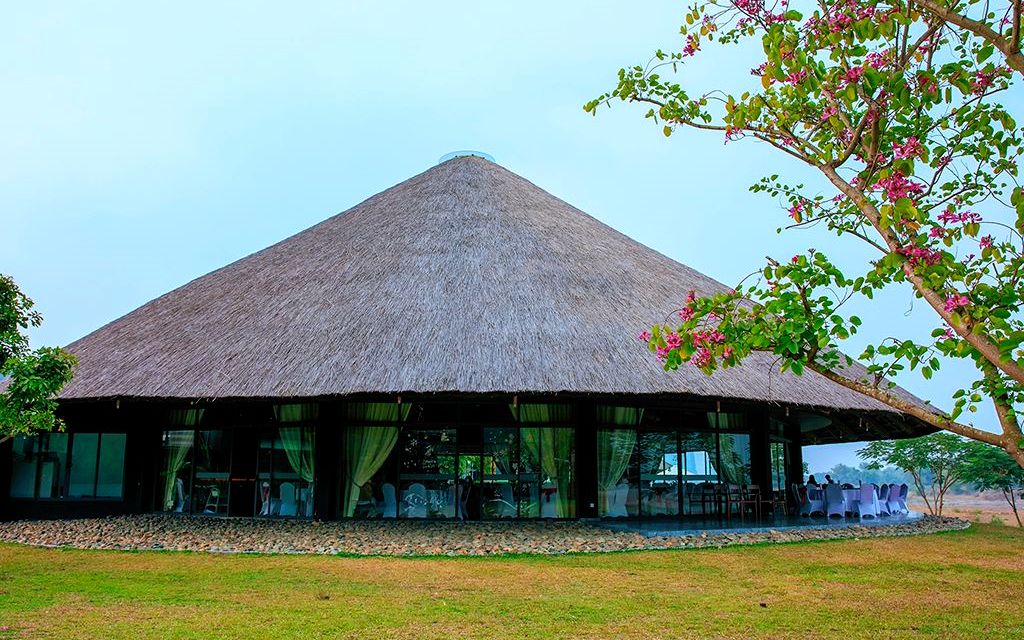 Nhà hàng Nón độc đáo tại Serena Resort Hòa Bình